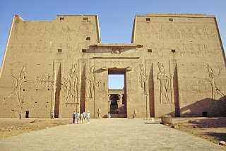 هندسة lloll في المعابد الدينية Image01