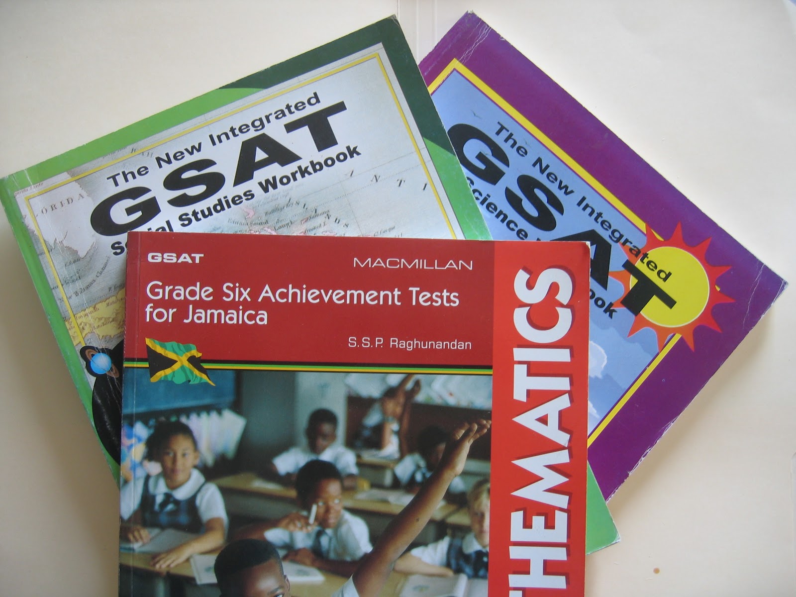 Test 6 Grade. Achievement Test. Sat-Grade. Guess what Grade 6 students book обложка.