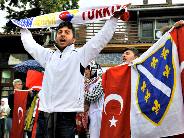 Turkey%2BSarajevo%2Bprotest%2BAnadolu%2B640.jpg
