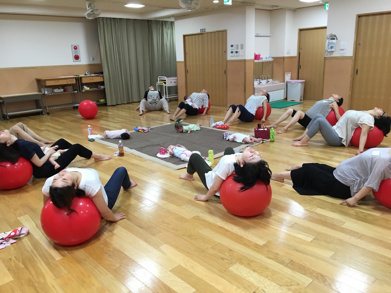 日刊シマン 南大泉にじのいろ保育園で妊婦と産後女性が交流 ママのボディケア講座