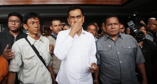 Pengadilan tindak pidana korupsi jatuhkan hukuman 7 tahun penjara pada mantan anggota DPRD DKI Jakarta Muhammad Sanusi Kamis siang, vonis 3 tahun lebih ringan dibandingkan tuntutan Jaksa Penuntut Umum (JPU) yaitu 10 tahun penjara
