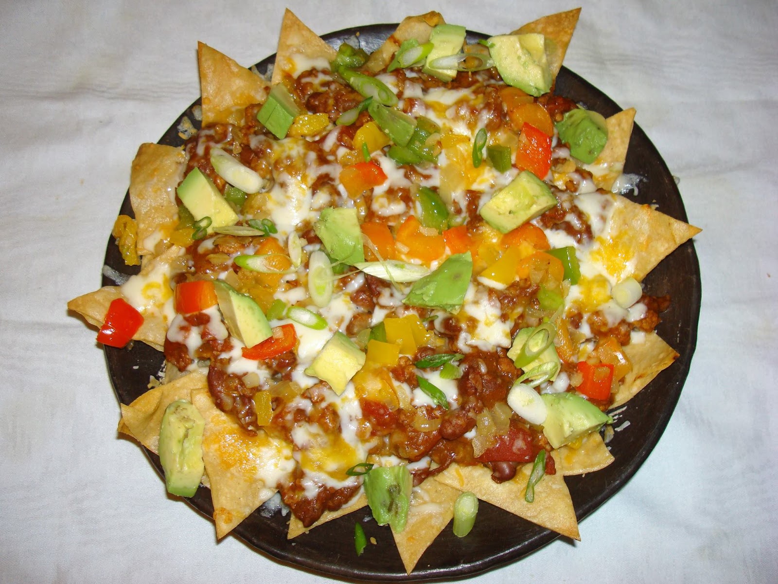 LA COCINA DEL POLLO NACHOS WITH CHILI TURKEY AND KIDNEY BEANS