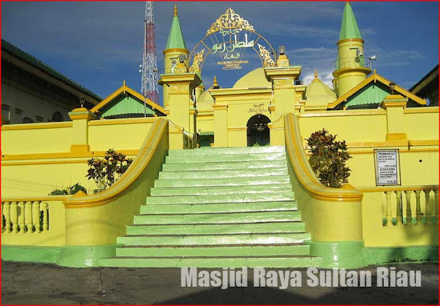 Foto Masjid Raya Sultan Riau