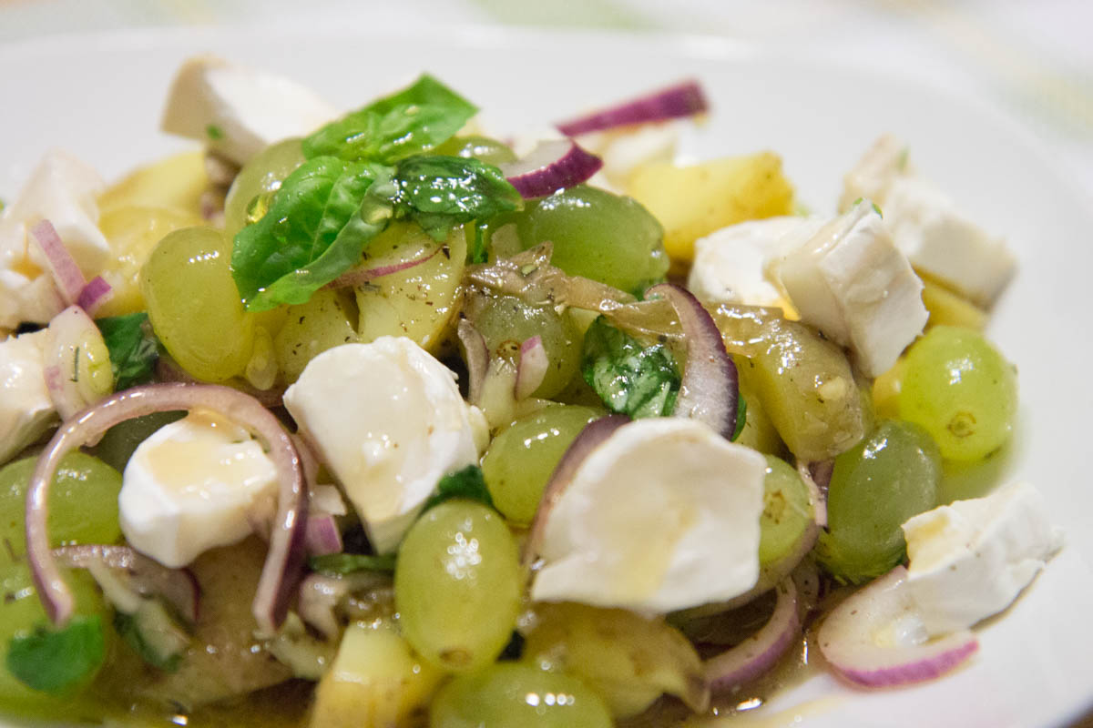 Ganz einfache Küche: Kartoffel-Trauben-Salat mit Ziegenkäse
