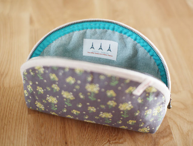 Simple cosmetic bags. How to Sew 