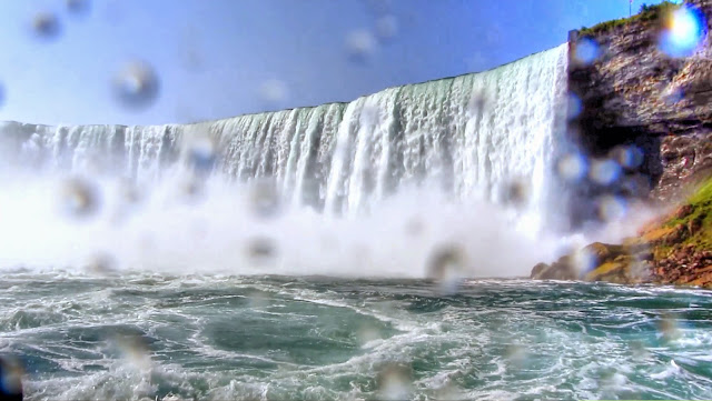 Niagara Falls Horseshoe (Canadian) Falls and Maid of the Mist