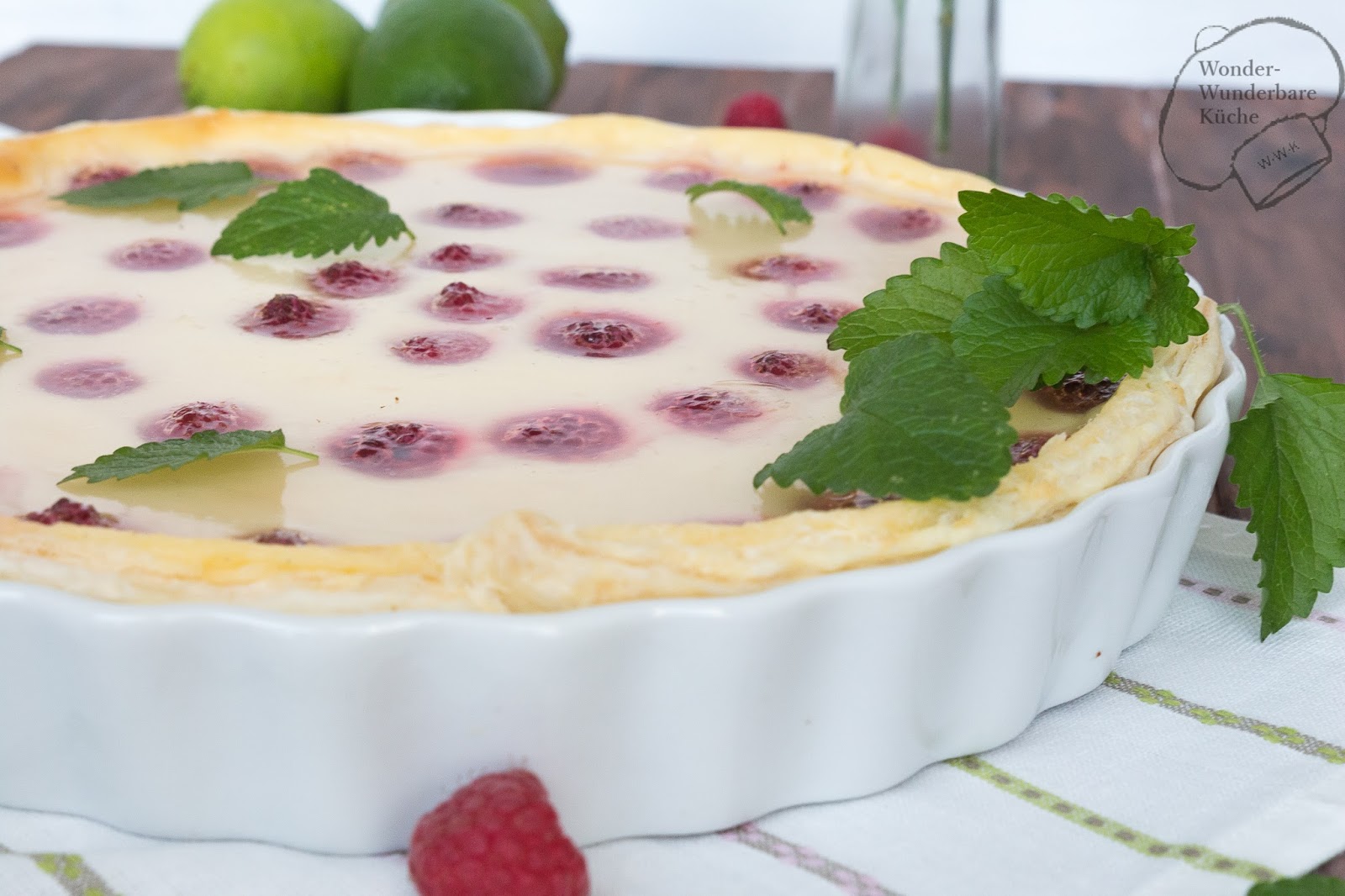 Wie Bekomme Ich Den Kuchen Aus Der Tarteform Schmandkuchen mit Himbeeren in der Tarteform mit Limettenguss