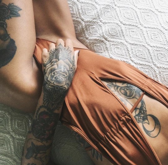 Sexy Women Stomach Tattoo