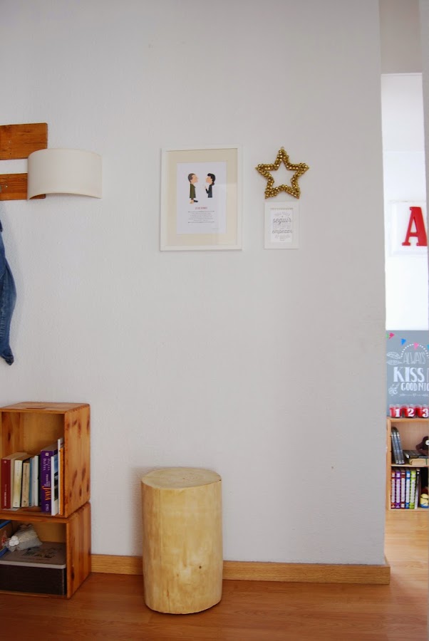 mesita hecha con un tronco. Side table made from a log