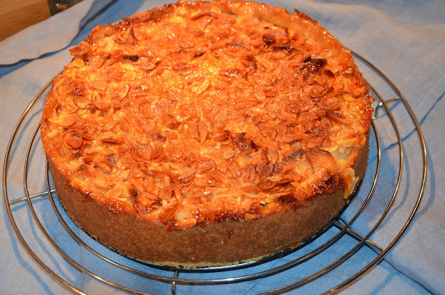 Apfelkuchen mit Bienenstichhaube - Rezeptra - Food and More