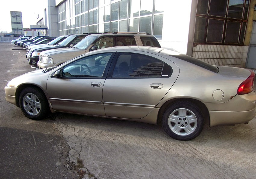 Spotted...cars in Moscow: Dodge Intrepid 2nd Gen
