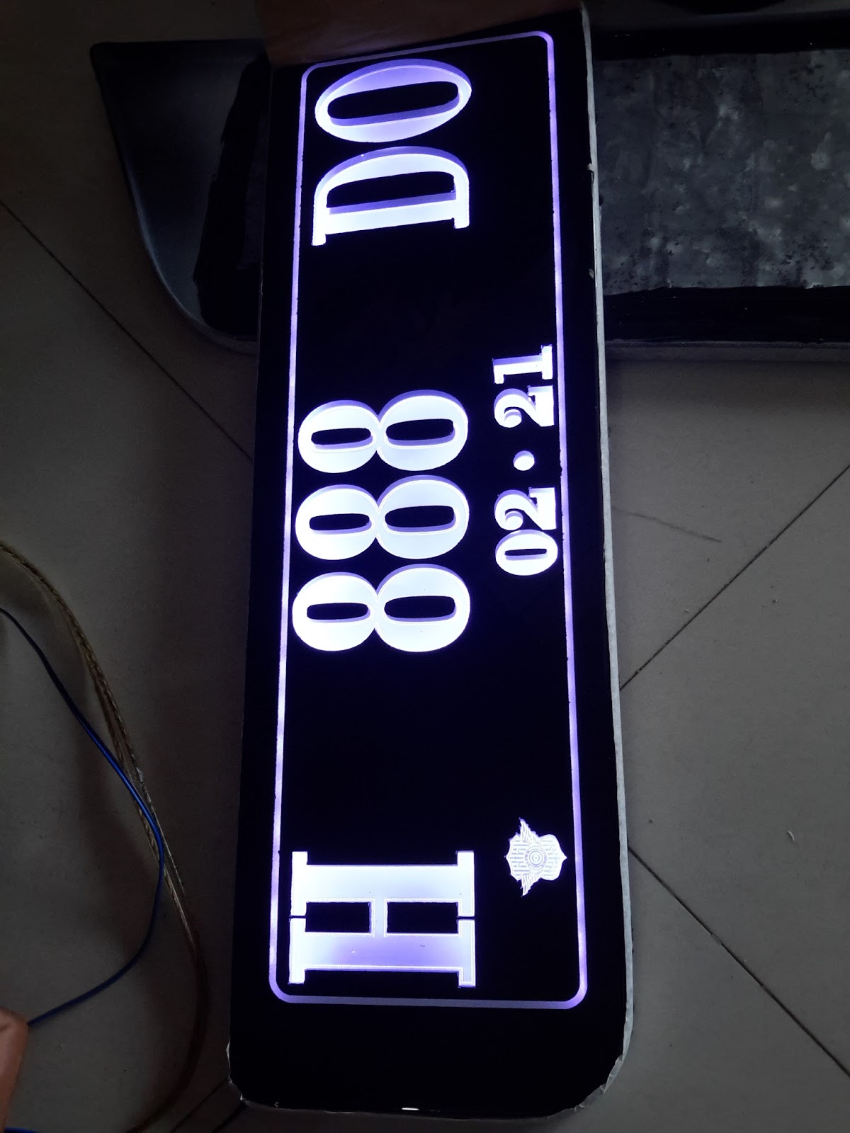 Akrilik Plat Nomor New Avanza: Sentuhan Elegan dan Protektif untuk Kendaraan Kesayangan