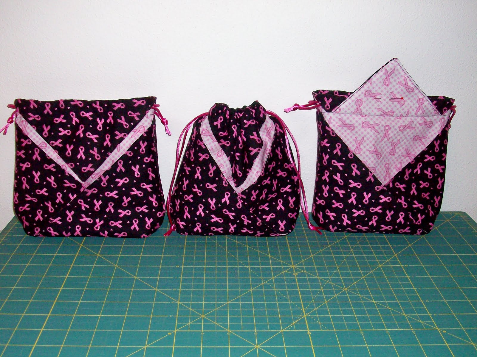 http://3.bp.blogspot.com/-VJceckJQnFs/TgaNMmXxzOI/AAAAAAAABgM/6-A-B-EPSpA/s1600/Pink+Ribbon+Origami+Bags.jpg