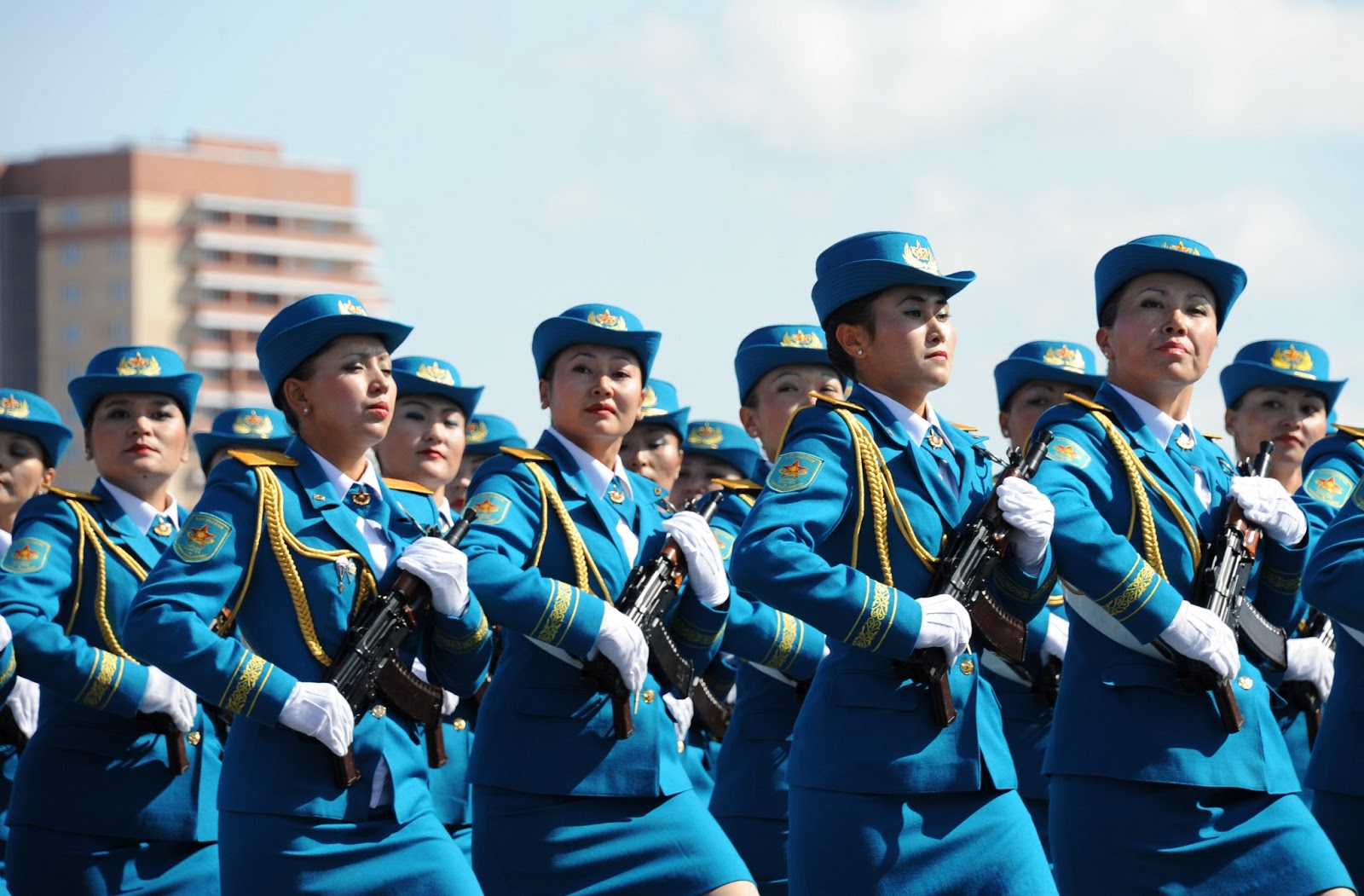 7 мая можно. День защитника Отечества Казахстан. Парад в Казахстане. Парад в Казахстане 9 мая. 7 Мая Казахстан.