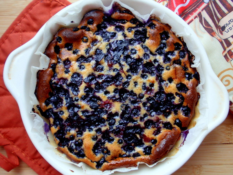 A girl has a LOT of dreams...: blueberry cake