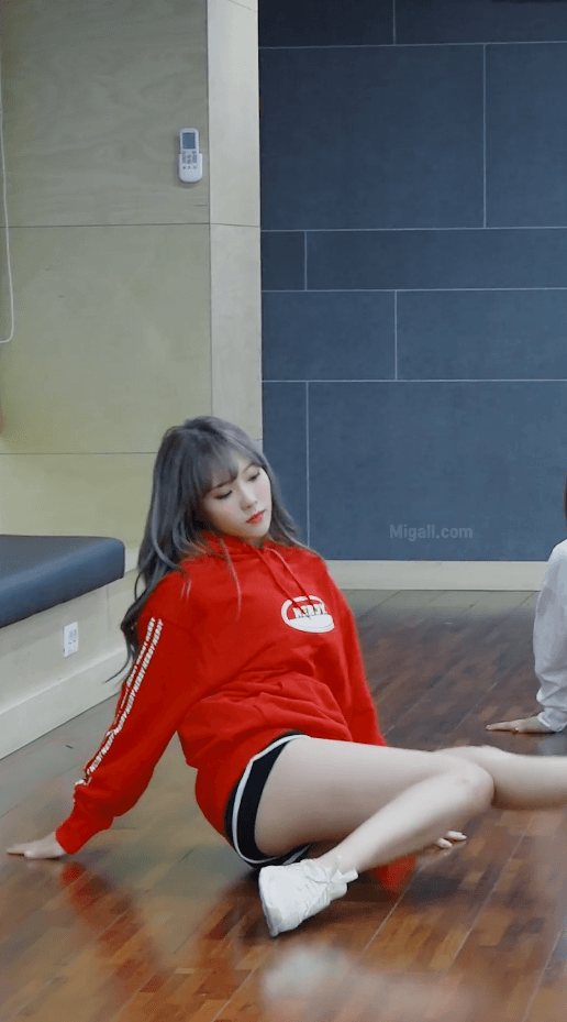 우주소녀 루다 사복 돌핀팬츠