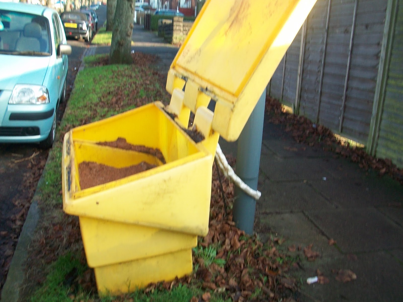Keith Linnecor News & Views from Oscott Ward OUT CHECKING GRIT BIN