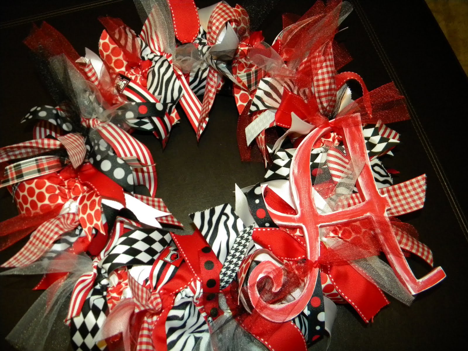 Fiddlesticks: Razorback Ribbon Wreaths & 2 New Frames