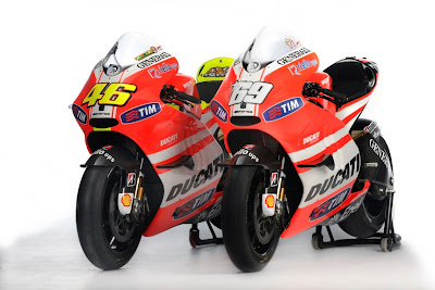 2011 Ducati Desmosedici GP11 First Look