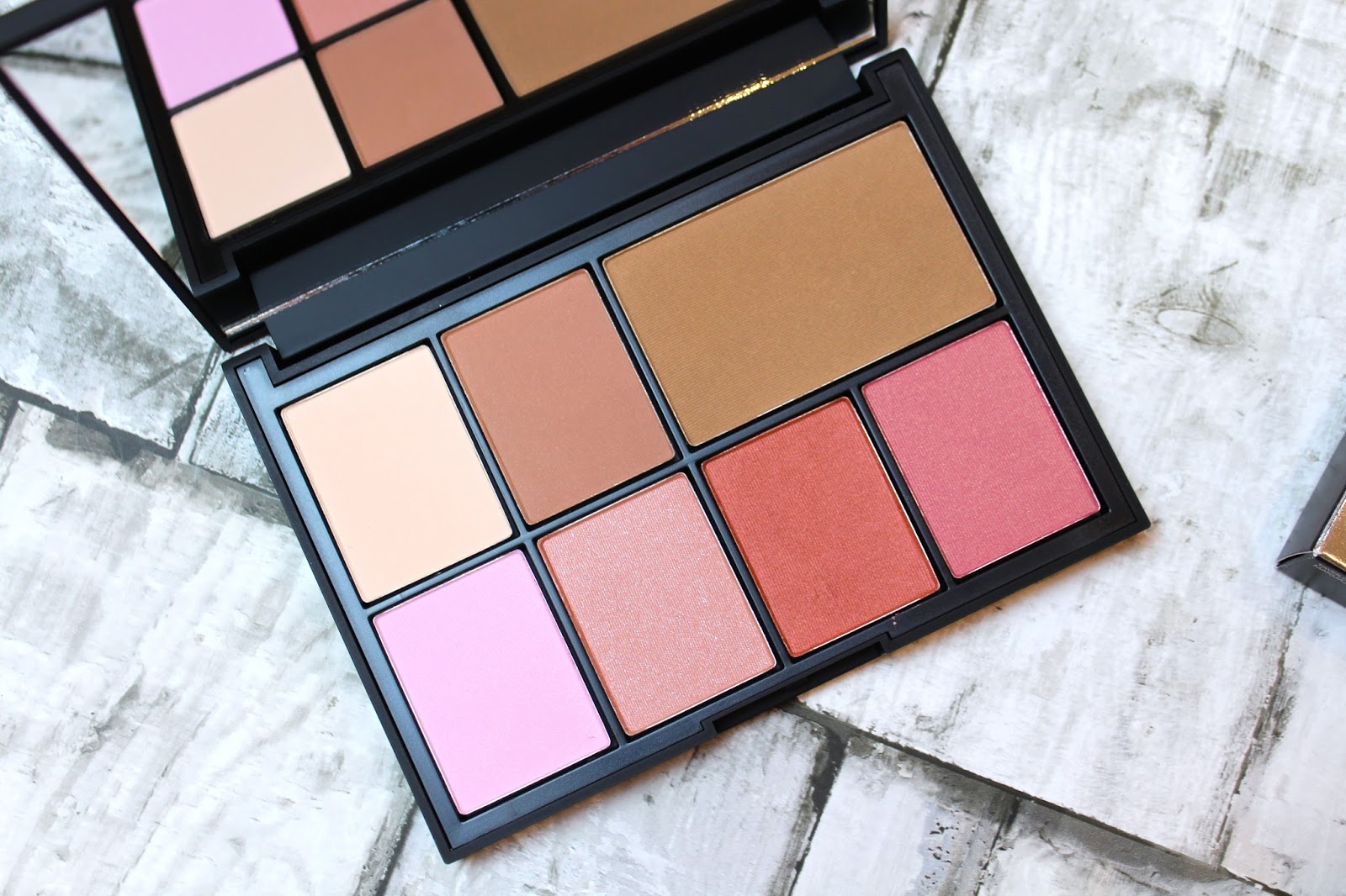 nars hide and cheek palette