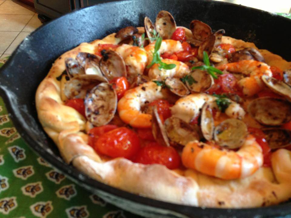 Pizza ai Frutti di Mare (Seafood Pizza)