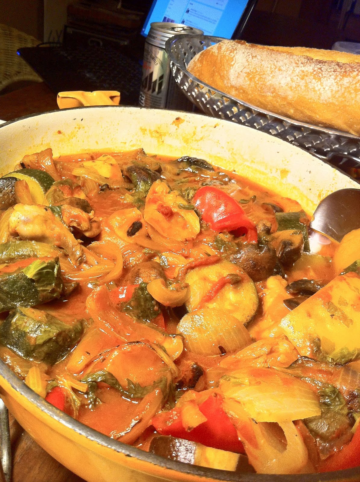 バスク風チキンとピーマンとオリーブのレシピ