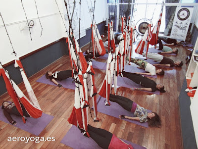 aeroyoga, yoga aereo, yoga aerea, aerial yoga, air yoga, fly, flying, flying yoga, yoga swing, argentina, formacion yoga aereo, certificacion yoga aereo, cursos, seminarios, talleres, clases