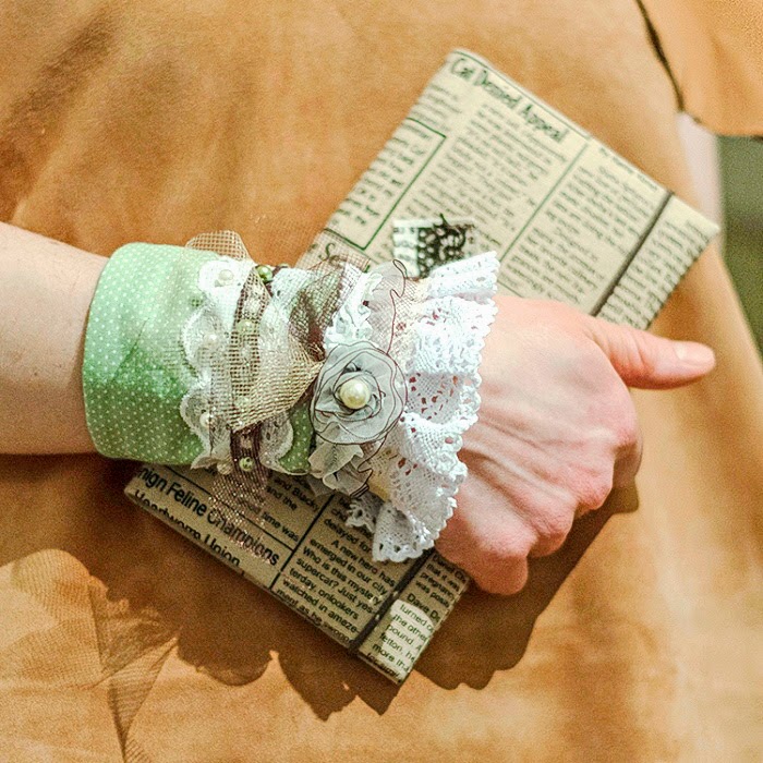 Etsy Russian Team Decorative fabric wrist cuff/ bracelet tutorial