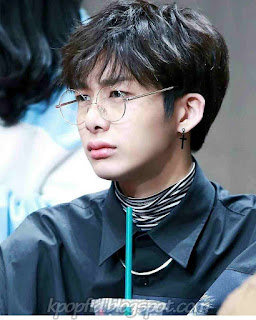 Foto Imut Hyungwon Monsta X Pakai Kacamata Terbaru 2017 Foto Imut Hyungwon Monsta X Pakai Kacamata Terbaru 2017