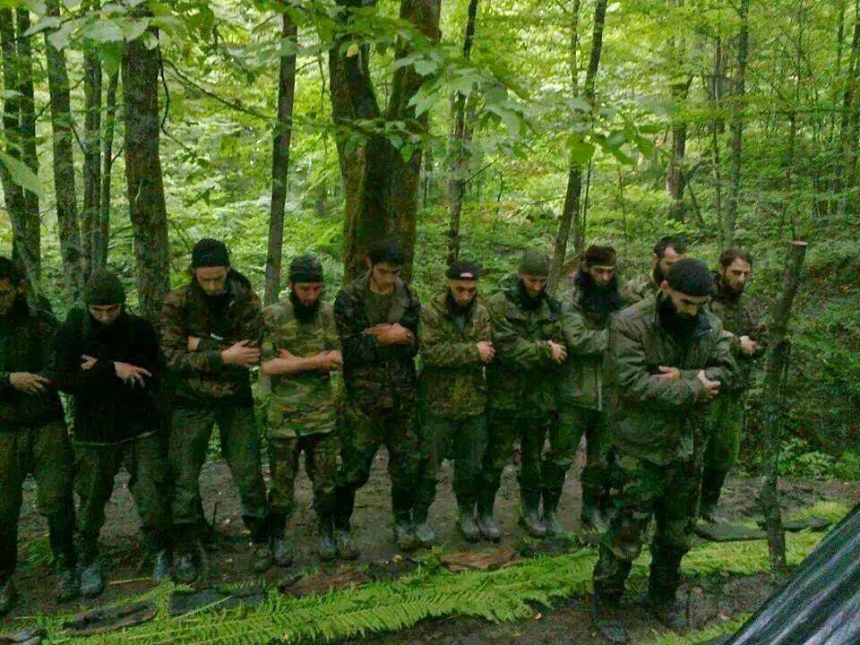 Вилаят кавказ. Террористы имарат кавказ. Джамаат кавказ. Ваххабиты в чечне. Джамаат что это такое простыми.