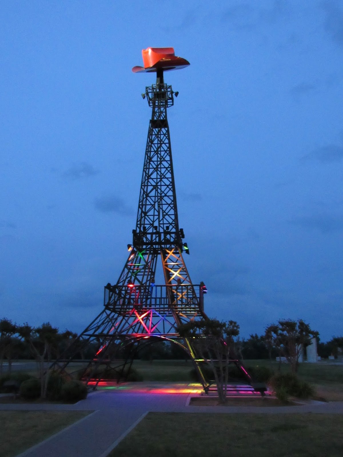 Dicky Bird's Nest : Paris, Texas