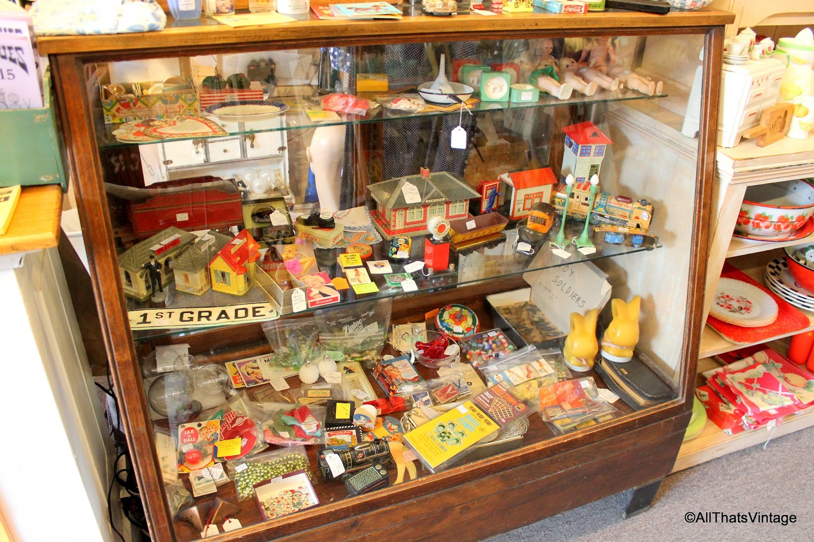 THIS THAT VINTAGE visual data 7