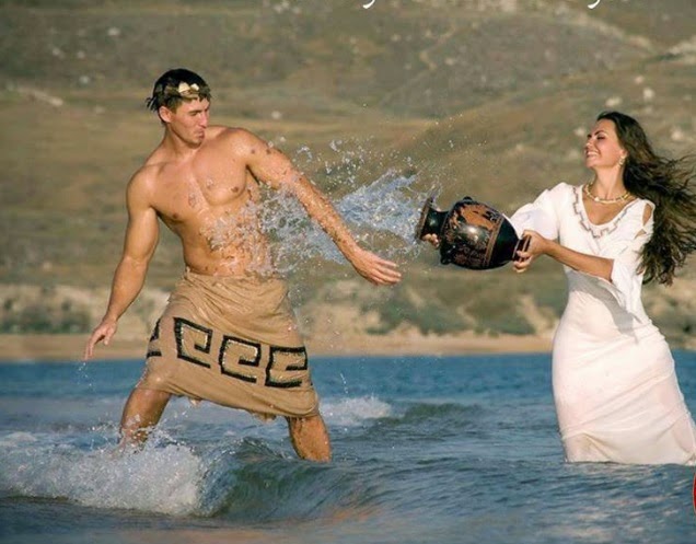 Άντρες ηλιοκαμένοι, γυμνασμένοι το Καλοκαίρι, Πάρα πολλές φωτογραφίες με όμορφους άντρες σε καλοκαιρινή διάθεση