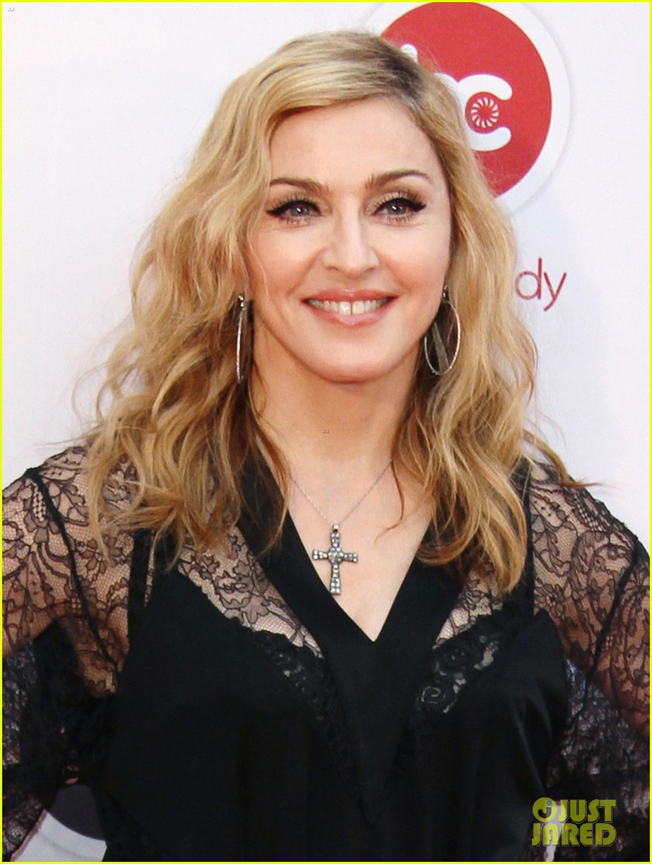 100 Most Popular Female Singer West- The Latest Artist News 2013