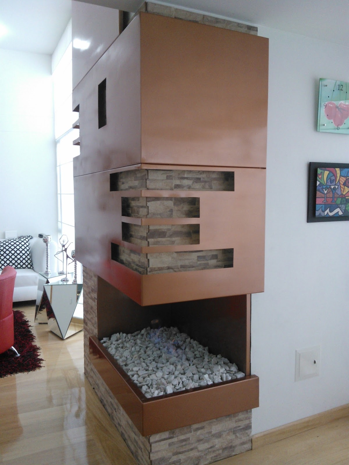 INDUSTRIAS UNIDAS: CHIMENEAS A GAS, ETANOL Y TRADICIONAL, ENCHAPES Y