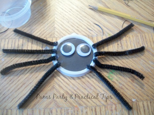 Spider treat box for Halloween party
