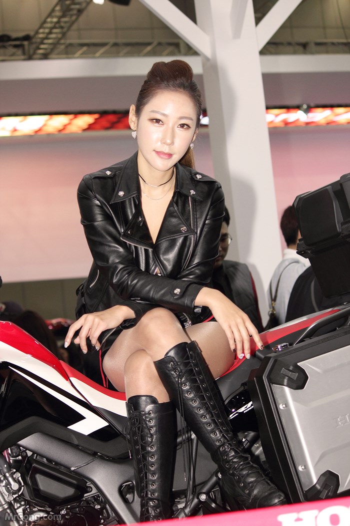 Kim Tae Hee&#39;s beauty at the Seoul Motor Show 2017 (230 photos) photo 8-1