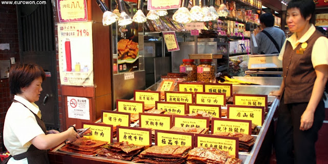 Vendiendo souvenirs en Macao