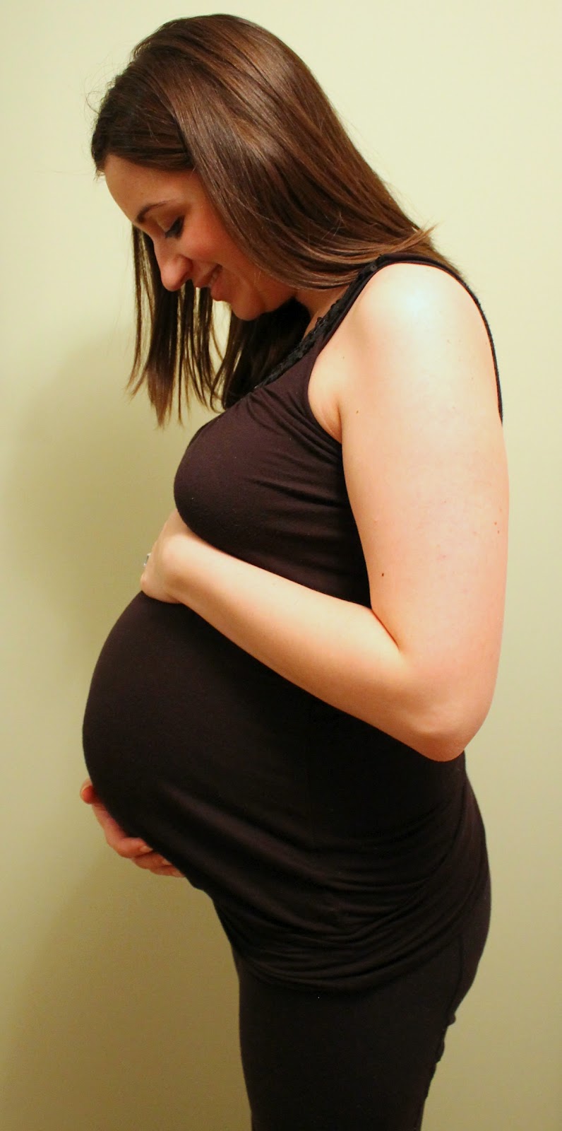 S{Thomp}ing Ground Baby Bump Week 39