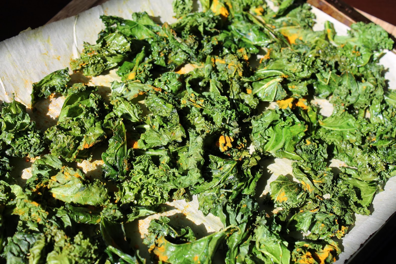Lisa Tsakos, RHN Kale chips with turmeric recipe