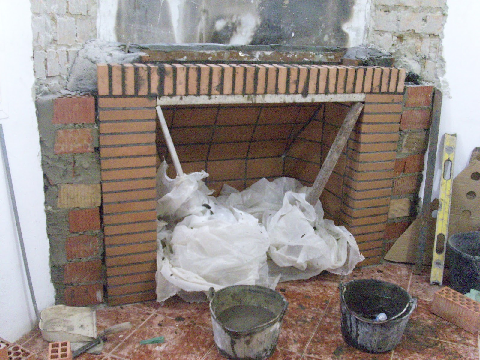 Construcción tradicional geométrica: COMO CONSTRUIR UNA CHIMENEA DE