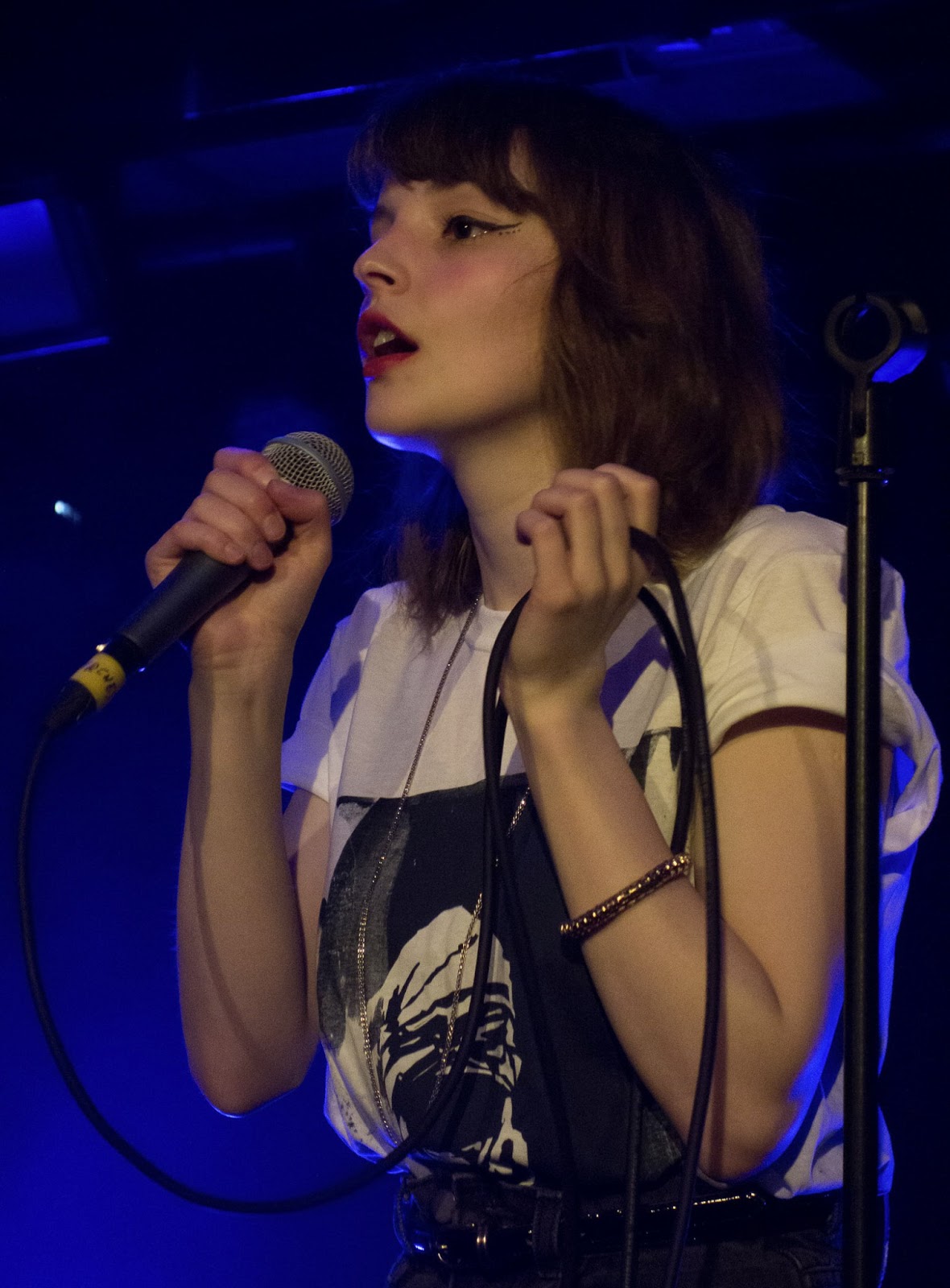 Jeremy's Indie Music: Chvrches, Manchester Sound Control, 2nd May 2013 4/10