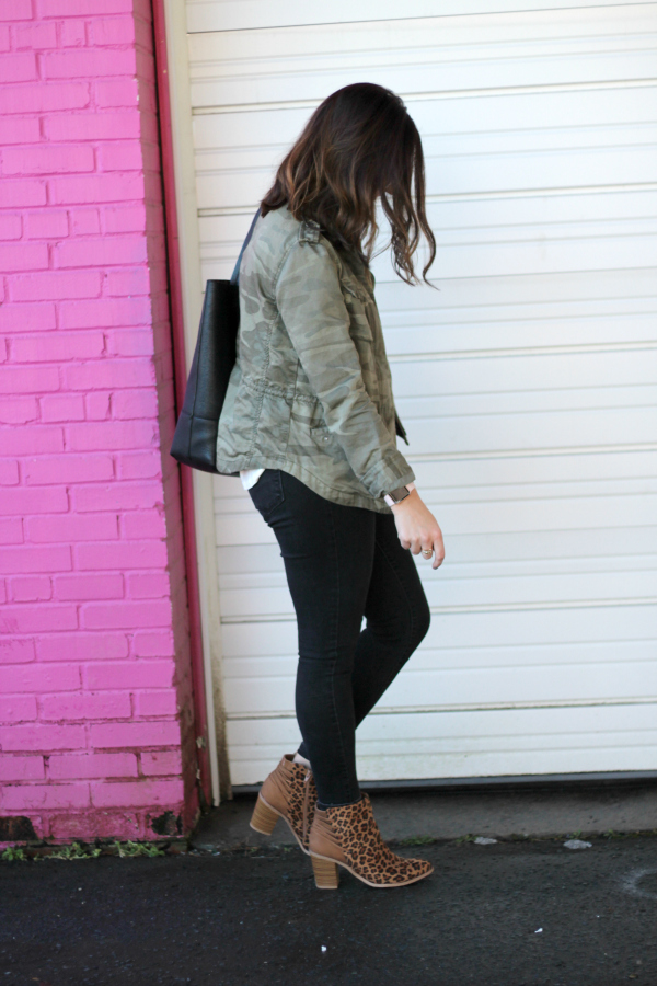 style on a budget, how to style a graphic tee, camo jacket, leopard ankle boots, mom style, north carolina blogger
