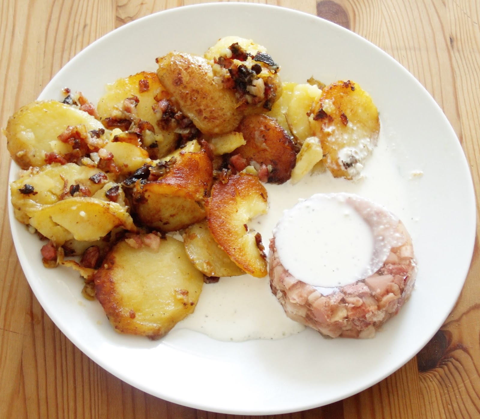 erretter: Bratkartoffeln mit Sülze und Remoulade