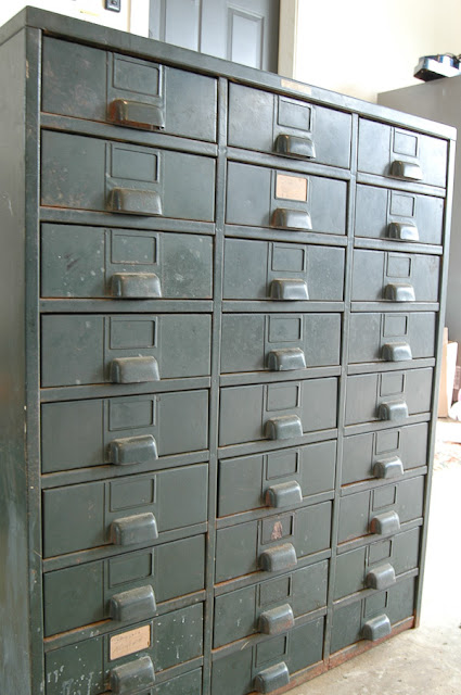  Vintage lockers, card catalogs, textiles and decor! This year's Lucketts spring market did not disappoint. - Littlehouseoffour.com