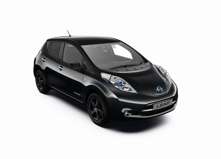 Nissan Leaf черный
