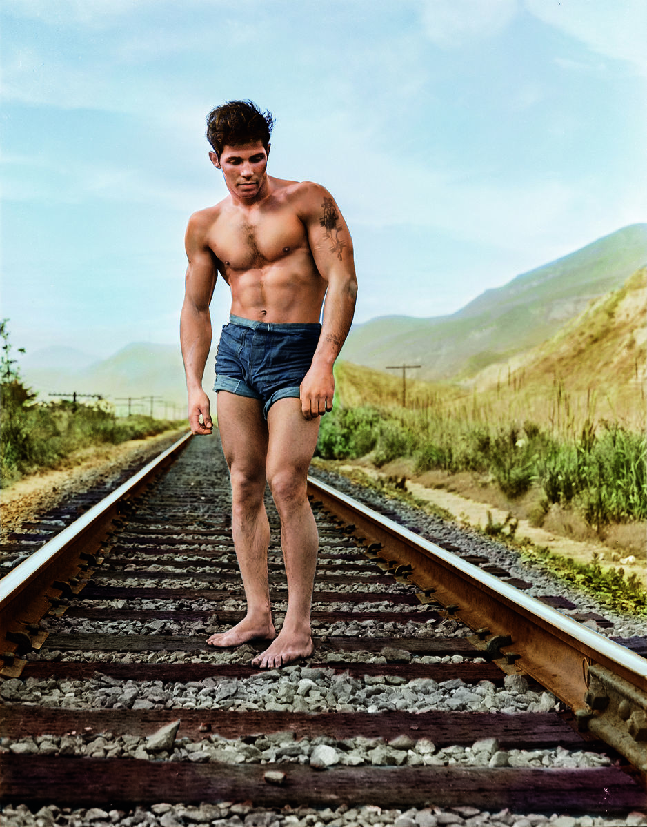 JoeCuilla-amg-1946-color-jeanshorts.jpg