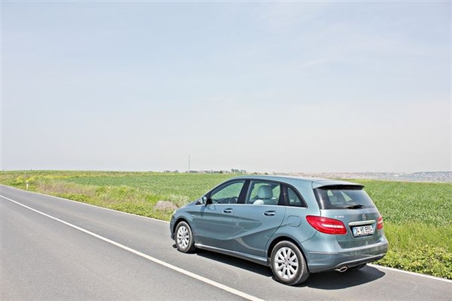 Мерседес бенц b180