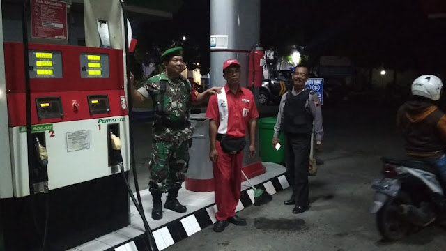 Ciptakan Situasi Kondusif, Babinsa Kroyo Patroli Di Wilayah Ciptakan Situasi Kondusif, Babinsa Kroyo Patroli Di Wilayah