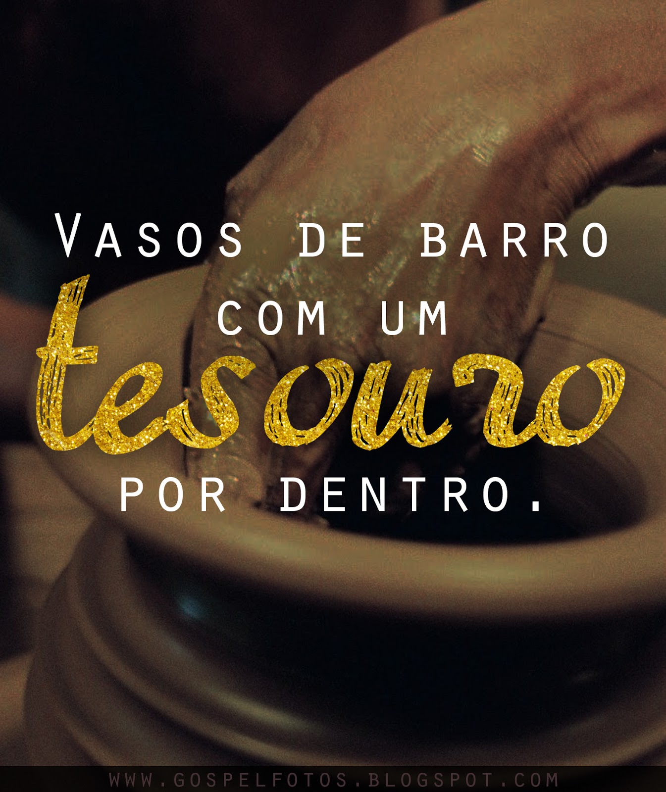 Vasos de barro com um tesouro dentro